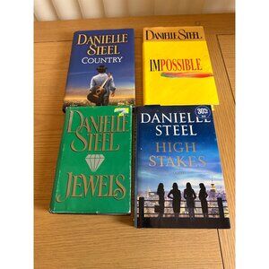 Danielle Steel Lot of 4 Books Suspense Novels SKU 0386